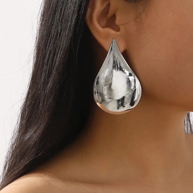 Exaggerated tear drop